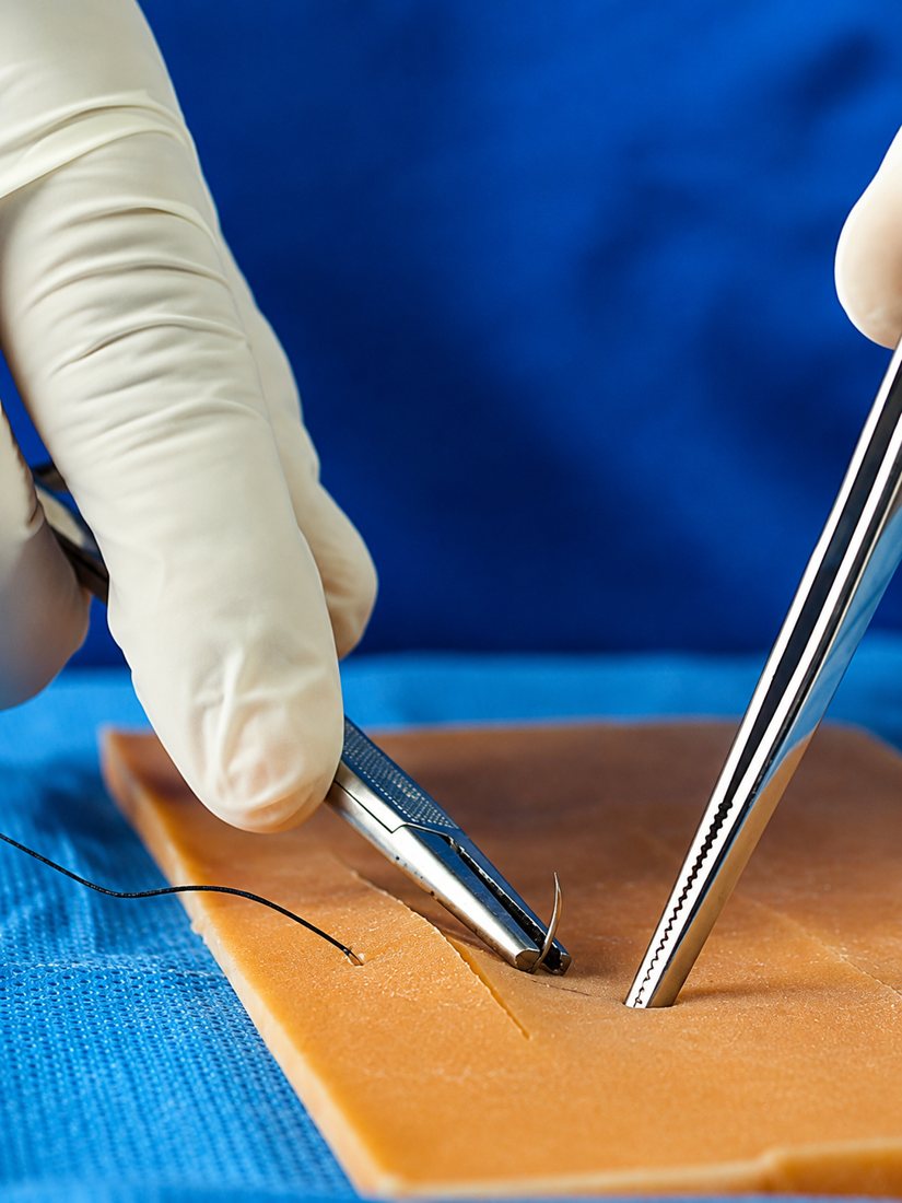 Taller de suturas y nudos quirúrgicos